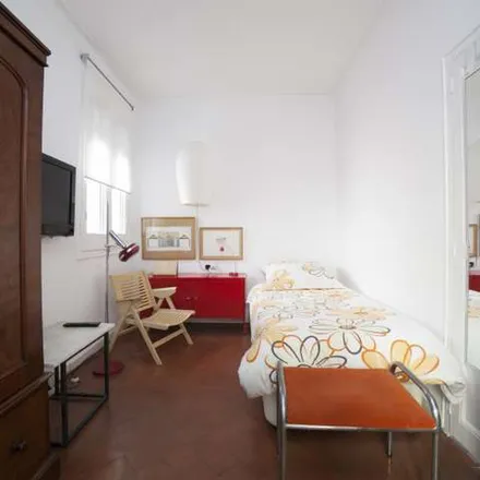 Image 8 - Passeig de Sant Joan, 54, 08009 Barcelona, Spain - Apartment for rent
