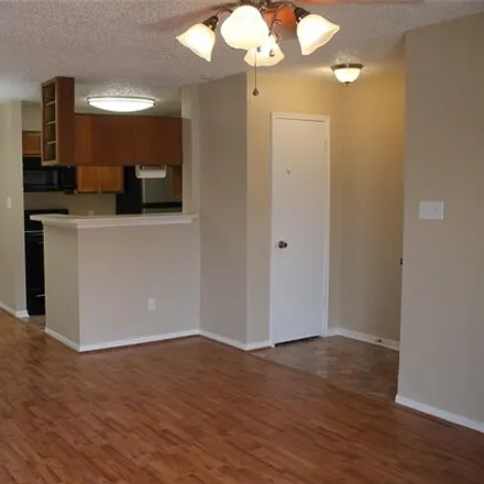 Image 2 - 7401 Almeda Road, Houston, TX 77054, USA - Condo for rent