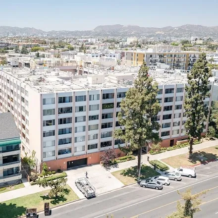 Image 1 - La Fayette Park Place, Los Angeles, CA 90057, USA - Condo for sale