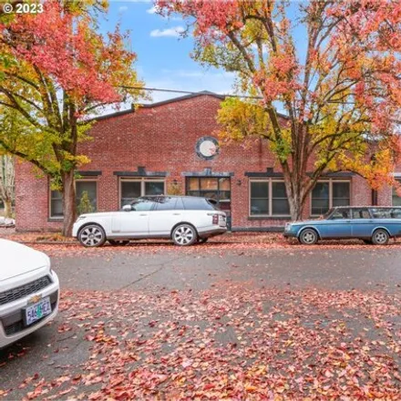 Buy this 3 bed condo on 2769 Northwest Savier Street in Portland, OR 97210