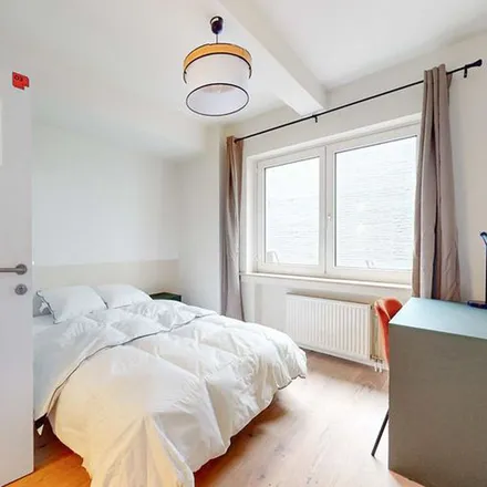 Rent this 5 bed apartment on Rue Pierre Timmermans - Pierre Timmermansstraat 19 in 1090 Jette, Belgium