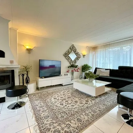 Rent this 5 bed apartment on Verdandivägen in 194 63 Upplands Väsby, Sweden