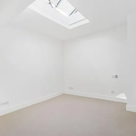 Image 1 - 4 Sloane Gardens, London, SW1W 8ED, United Kingdom - Apartment for rent