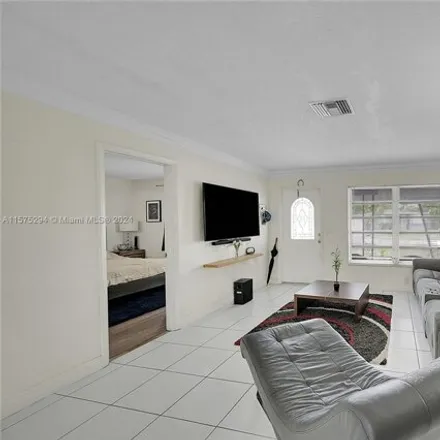 Image 9 - 2782 Southwest 8th Street, Fort Lauderdale, FL 33312, USA - House for sale