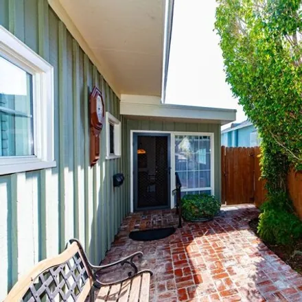 Image 6 - 8112 Holy Cross Place, Los Angeles, CA 90045, USA - House for sale