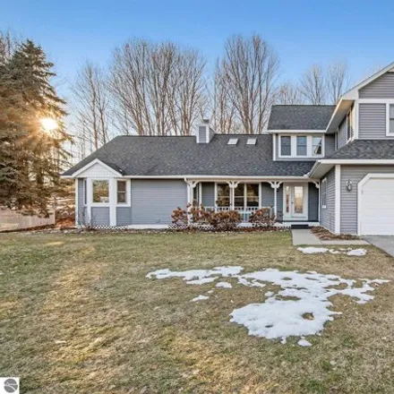 Image 1 - 9734 East Valley Hills Drive, Elmwood Charter Township, MI 49684, USA - House for sale