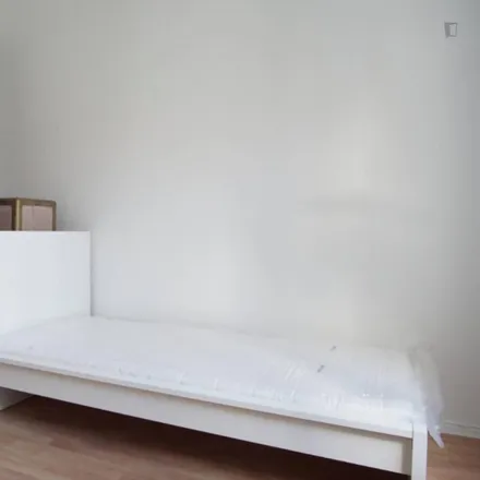 Rent this 6 bed room on EKT - Rosa Wolke/Kirschkern e.V. in Bochumer Straße, 10555 Berlin