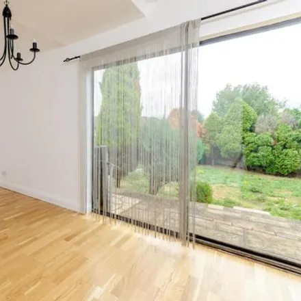 Image 3 - 16 Rickyard, Guildford, GU2 8JT, United Kingdom - Duplex for sale