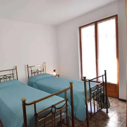 Rent this 3 bed house on Cannero Riviera in Via Roma, 28821 Oggiogno VB