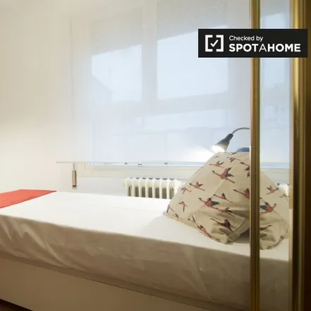 Rent this 6 bed room on Madrid in Calle de Luis Cabrera, 27