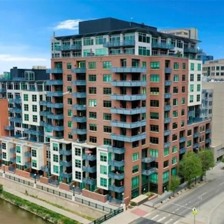 Rent this 2 bed condo on Waterside Lofts in 1401 Wewatta Street, Denver