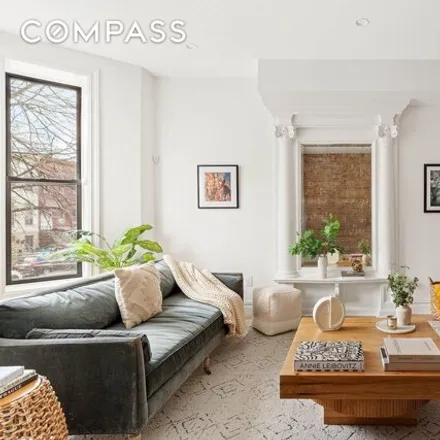 Image 1 - 477 Marion Street, New York, NY 11233, USA - Townhouse for sale
