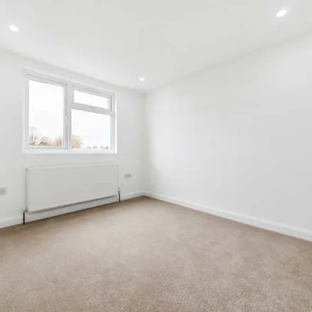 Rent this 5 bed apartment on 168 Coldershaw Road in London, W13 9DT