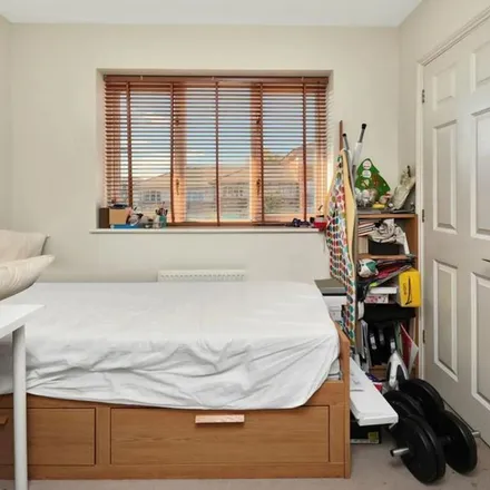 Rent this 2 bed apartment on Heron Drive in London, N4 2FS