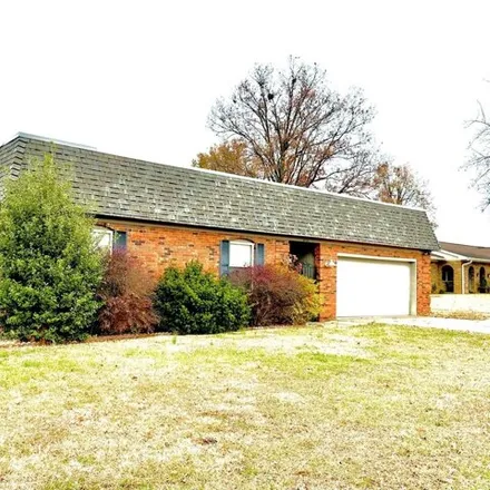 Buy this 4 bed house on 8060 Meadow Lane in Warrick County, IN 47630