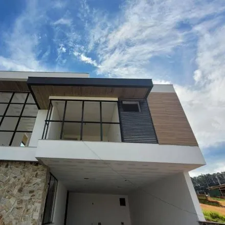 Buy this 4 bed house on Avenida Deusdedith Salgado in Salvaterra, Juiz de Fora - MG