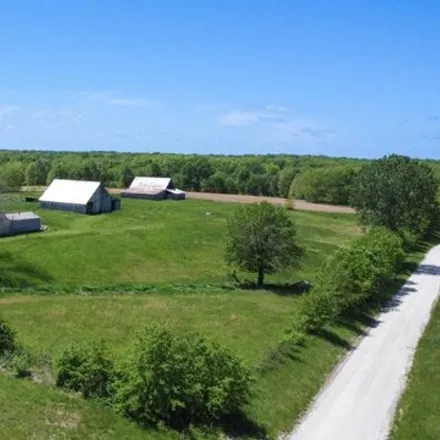 Buy this 5 bed house on 1401 County Road 1755 in Randolph County, MO 65239