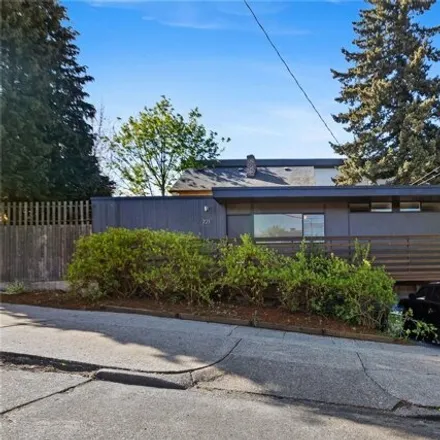 Buy this studio house on 719 North 38th Street in Seattle, WA 98103
