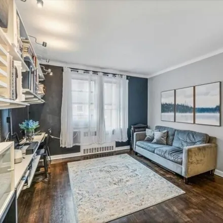 Image 4 - 106-02 68th Drive, New York, NY 11375, USA - Apartment for sale