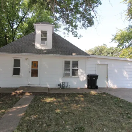 Buy this 3 bed house on 141 South 9th Street in Tecumseh, NE 68450