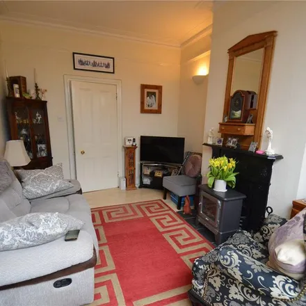 Rent this 2 bed apartment on Beaumont Road in London, CR8 2EG