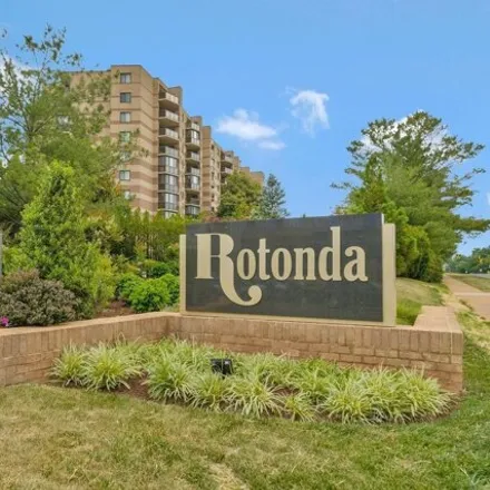 Buy this 1 bed condo on Rotonda Building IV in 8370 Greensboro Drive, McLean