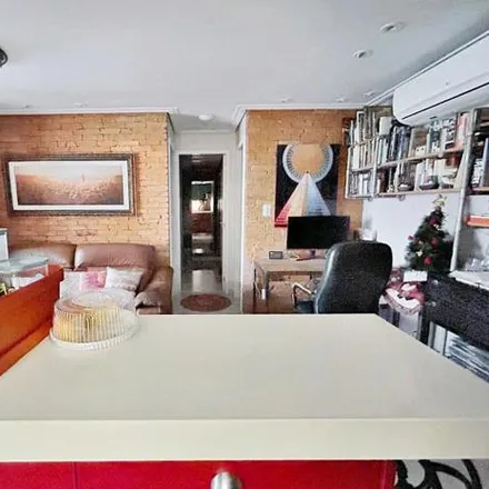 Buy this 2 bed apartment on Rua Alfredo Pujol 1342 in Santana, São Paulo - SP