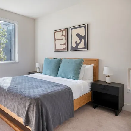 Rent this 1 bed apartment on Bay St in Mountain View, CA