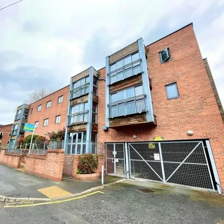 Rent this 2 bed room on Brantingham Road in Manchester, M21 9PQ