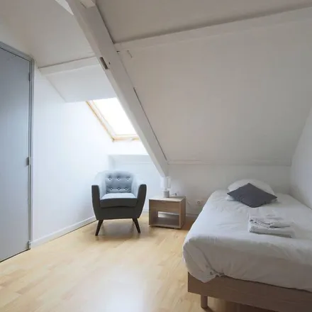 Image 5 - 37540 Saint-Cyr-sur-Loire, France - Apartment for rent