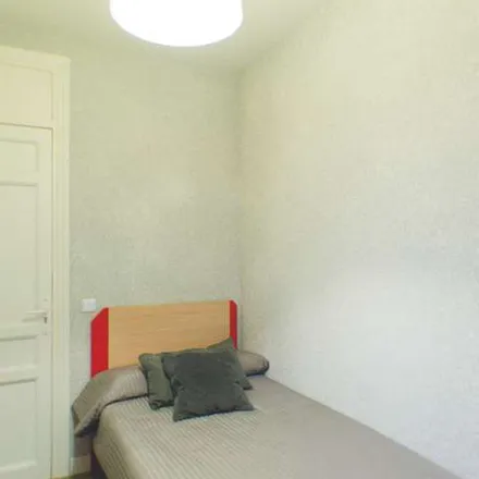 Rent this 5 bed apartment on Paseo de Santa María de la Cabeza in 9, 28045 Madrid