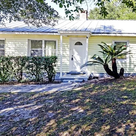 Buy this 3 bed house on 1137 Northeast 13th Street in Ocala, FL 34470
