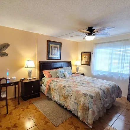 Rent this 2 bed condo on Ormond Beach