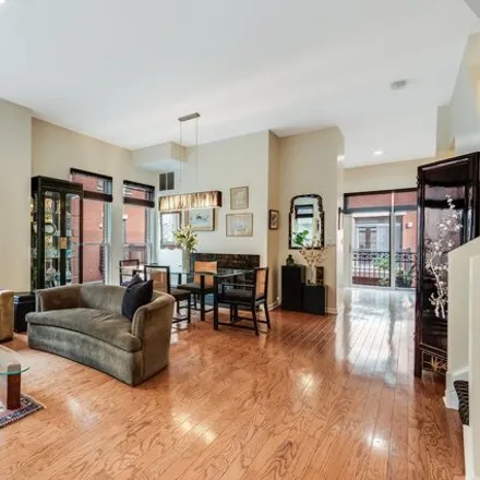 Image 7 - 844 West 15th Place, Chicago, IL 60608, USA - House for sale