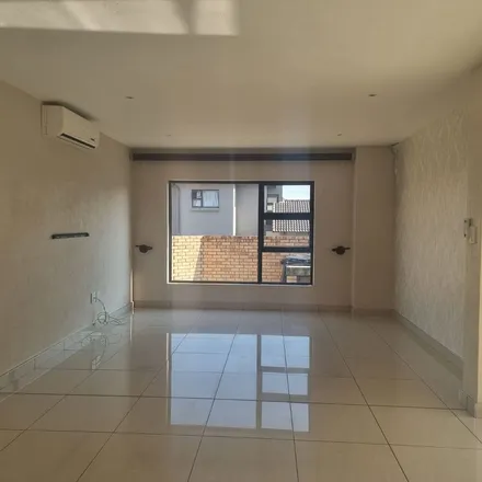 Image 7 - Intengu Street, West Acres, Mbombela, 1212, South Africa - Apartment for rent