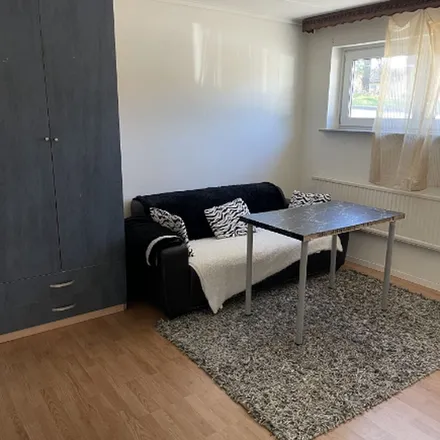 Rent this 3 bed apartment on Enedalsvägen in 151 63 Södertälje, Sweden