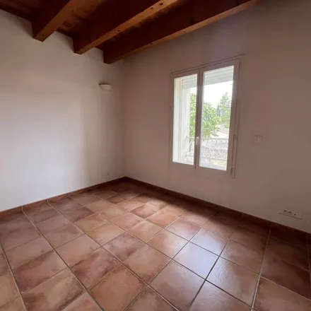 Rent this 5 bed apartment on 1298 Cd 171 in 34400 Entre-Vignes, France