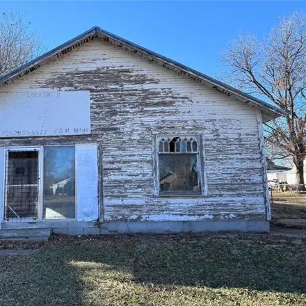Buy this 2 bed house on 561 North Main Street in Elk City, OK 73644