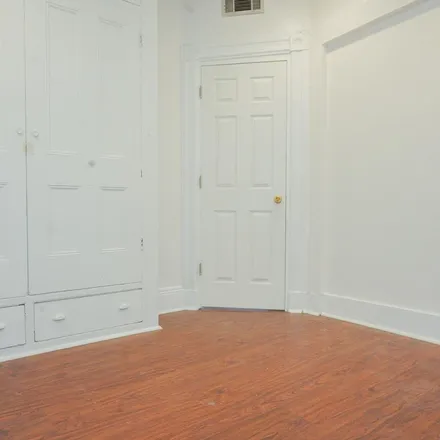 Rent this 3 bed apartment on 3334 Park Avenue in Union City, NJ 07086