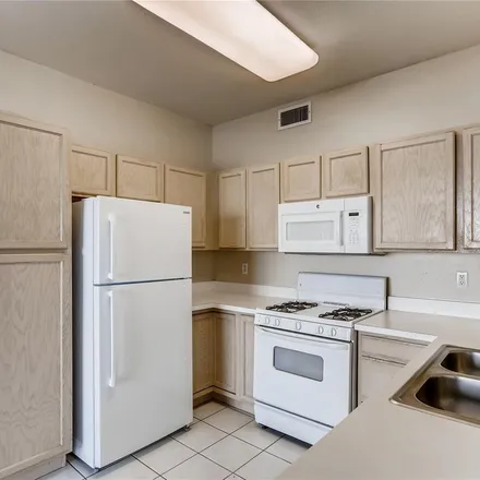Image 4 - 8682 West Berry Avenue, Denver, CO 80123, USA - Apartment for rent