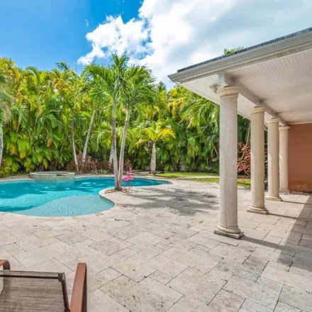 Image 5 - 3745 Pine Tree Drive, Miami Beach, FL 33140, USA - House for sale