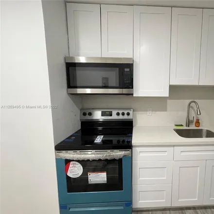 Buy this 1 bed condo on Northeast 19th Court in Wilton Manors, FL 33305