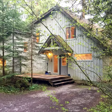 Rent this 5 bed house on Glacier Rim Drive in Whatcom County, WA