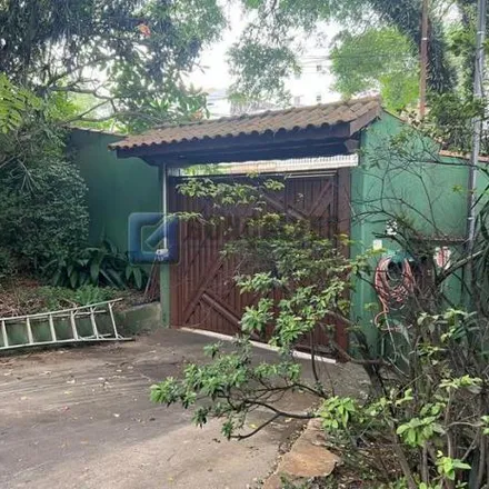 Buy this 3 bed house on Rua Neuchatel in Taboão, São Bernardo do Campo - SP
