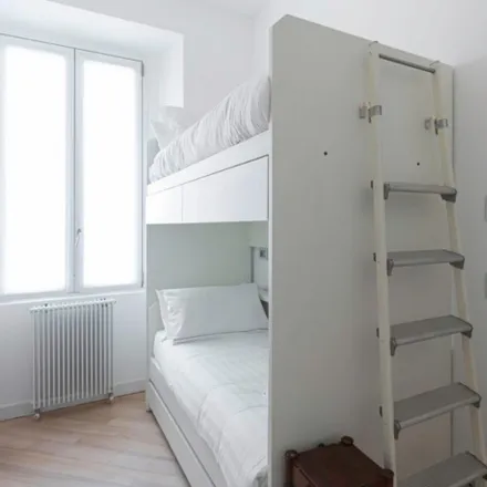 Image 3 - Unique 2-bedroom apartment close to Milano Repubblica metro station  Milan 20121 - Apartment for rent