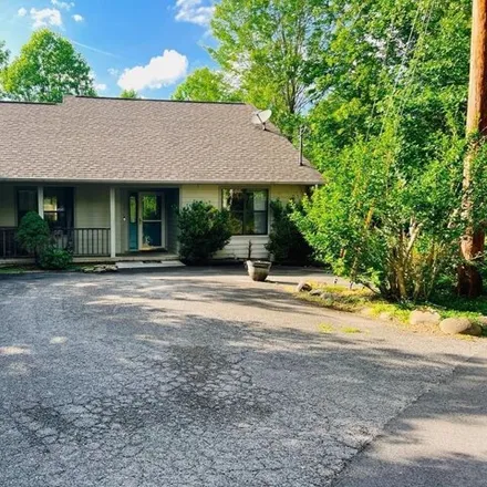 Buy this 3 bed house on 273 Stott Ln in Gatlinburg, Tennessee