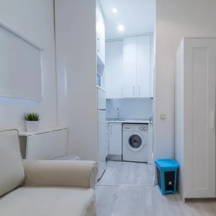Rent this 1 bed apartment on Madrid in Calle Mediodía Grande, 4