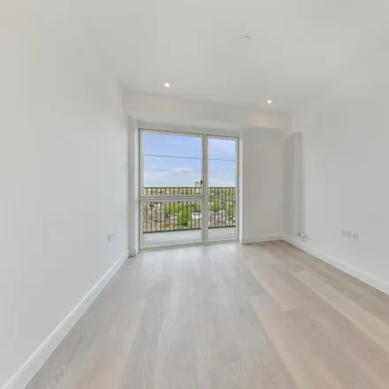 Image 5 - Victoria Dock Road, Custom House, London, E16 3BY, United Kingdom - Apartment for rent
