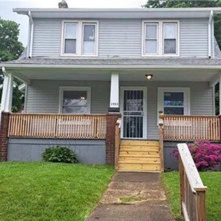 Buy this 3 bed house on 1975 Pointview Avenue in Youngstown, OH 44502