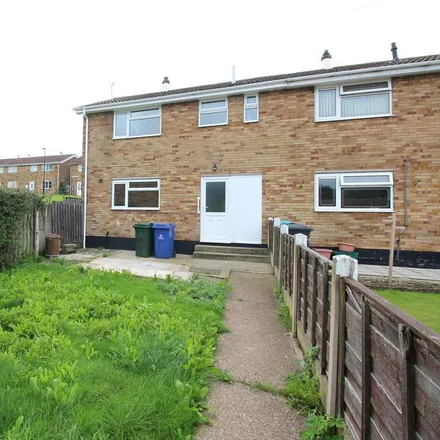 Rent this 3 bed townhouse on unnamed road in Denaby Main, DN12 4TF